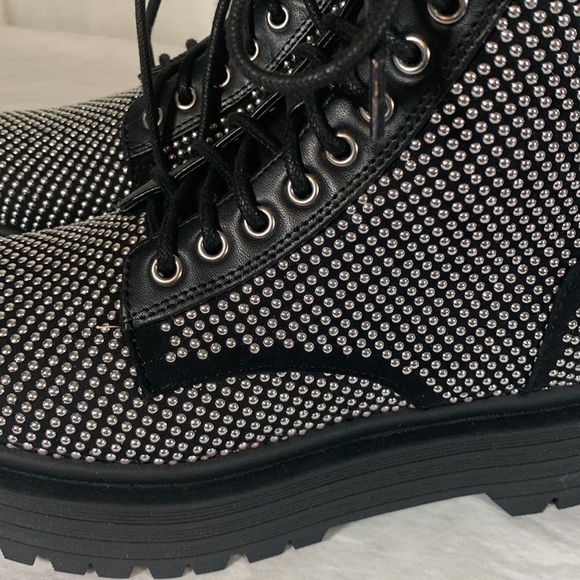 NIB Gianni Bini Non-Stop Studded Chunky Lug Sole Platform Booties, 8.5M - Picture 7 of 11